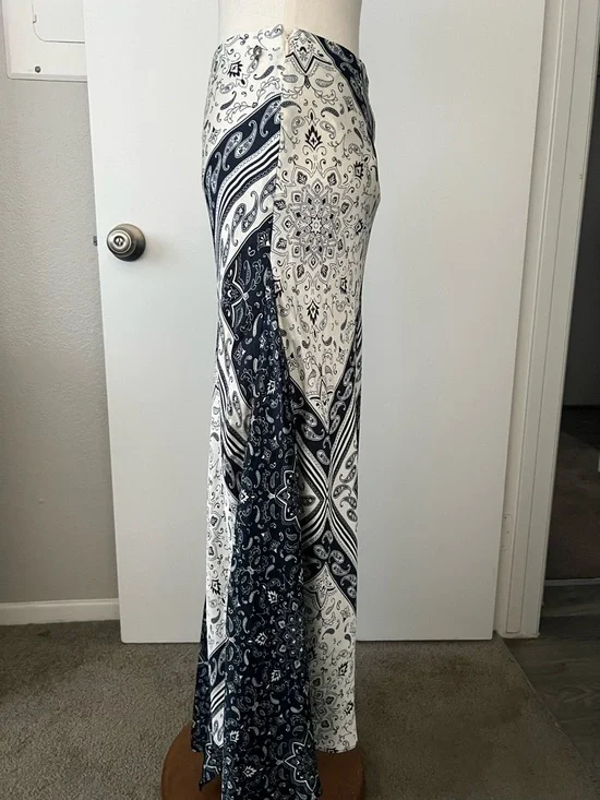 Guess Navy & White Paisley Print Maxi Skirt - Picture 5 of 7
